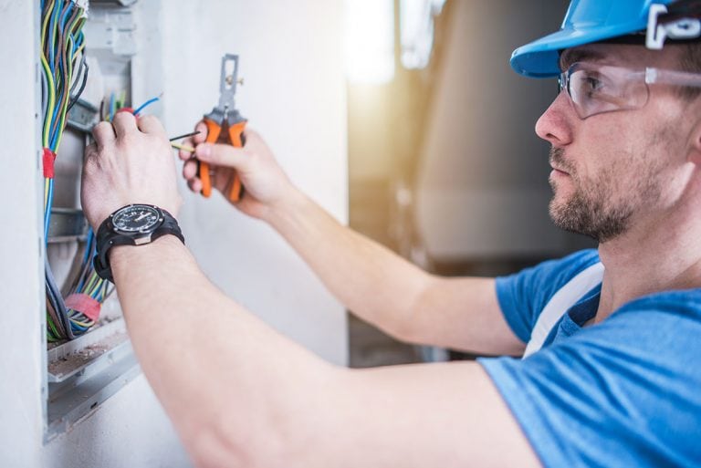 Tips on Finding the Best Electrical Subcontractor for Your Project